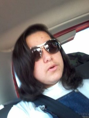 Tenho 14 anos so muito legal e muito linda sqn...
