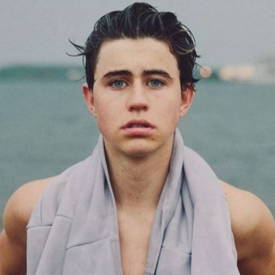 i just gave you a free follow. go follow @limitgrier she follows back!