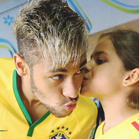 Eu queria voltar pra cá e ficar de vez, novamente. Mas nada está a mesma coisa; nem a fandom, nem as pessoas, e nem eu. Neymar, eu ainda te amo, me desculpe! ♥