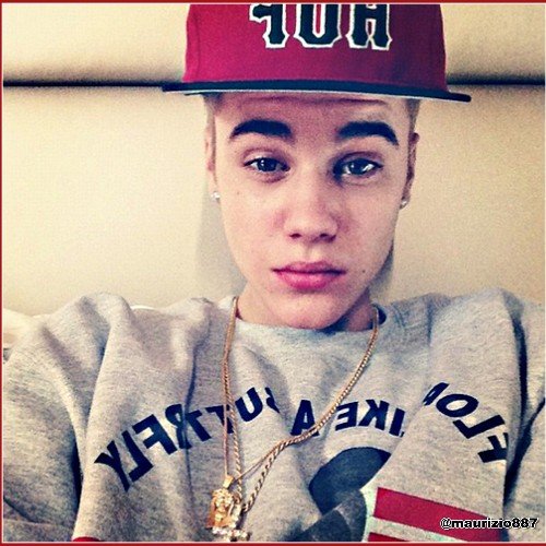 To bebendo, por que amar ta  demais ^^