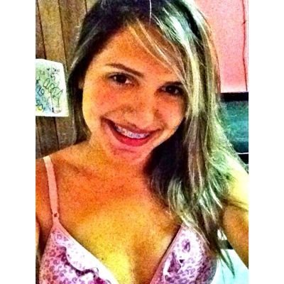 Eu não caibo no estreito, eu só vivo nos extremos.