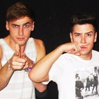 aye hmu. |multi-rp| father to her @sky_maslow_. married.