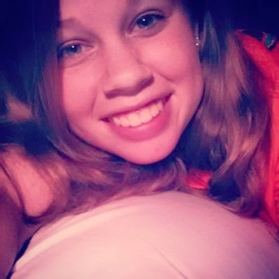 Senior At UHS ☆ Snapchat: cdj2015 ☆ Ig: @_caelynnnn ☆ September 15 Is My Birthday ☆