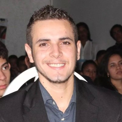 Estudante de Direito, Perito e Corretor Imobiliário, Jornalista e Apresentador.