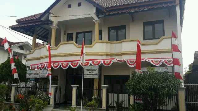 Jl. Merkuri No. 2A Telp. (022) 7513377 Bandung - 40286