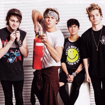 please go follow @VioletTeagan !!! thanks loves