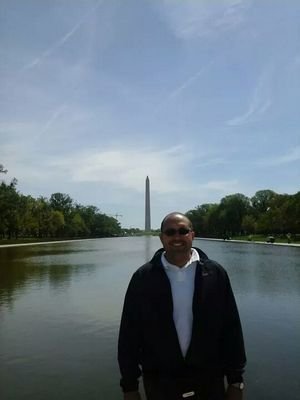 rluna_77's profile picture. 