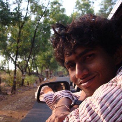 A simple guy loves traveling, adventure, photography, music.....