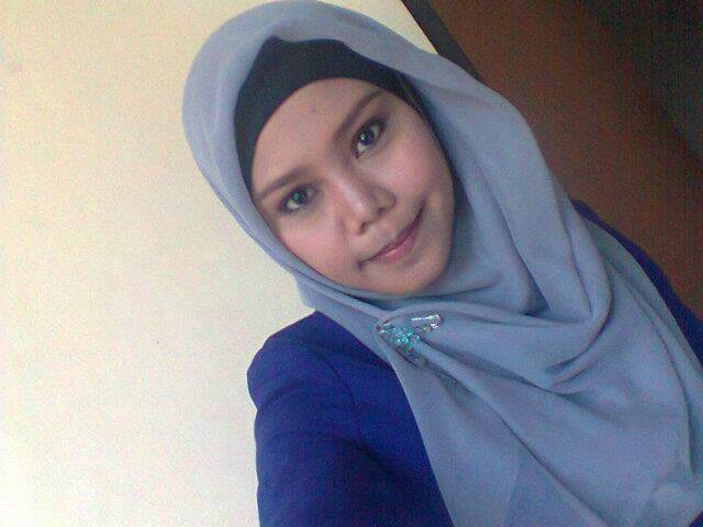 Cintailah dia yang mencintaimu,,