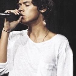 FOLLOW @hxuteharry FOLLOW @amayraniherran