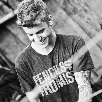 Heyy im 16 year old girl from Finland and i love KidRauhl since 2009!! Im Belieber and if that bothers you... You can fuck off;) thanks!!