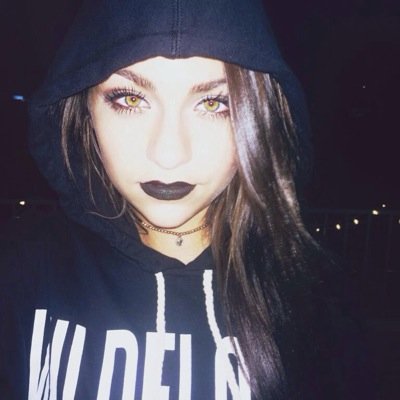 GlLlNSEXY's profile picture. Follow @angelinajalioto because she gave you a free follow