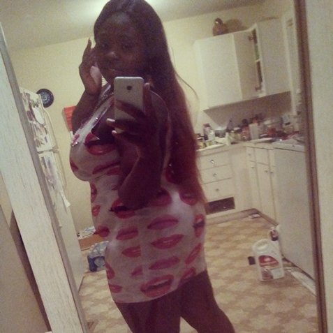 20 , Layed Back Chilled Person. I'm A Leo That LOVES Strippers Haha