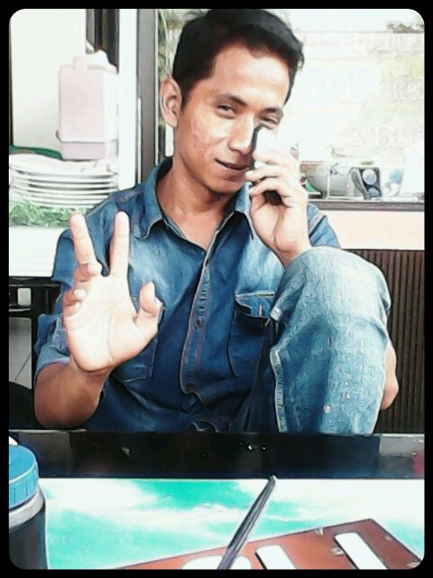 9Pendra's profile picture. mencintai seseorang apa ada nya  bukan ada apa apa nya. dan menerima kekurangan  atau kelebihan nya. tidak suka dngan cwek yang royal,jutek, sombong,judes.