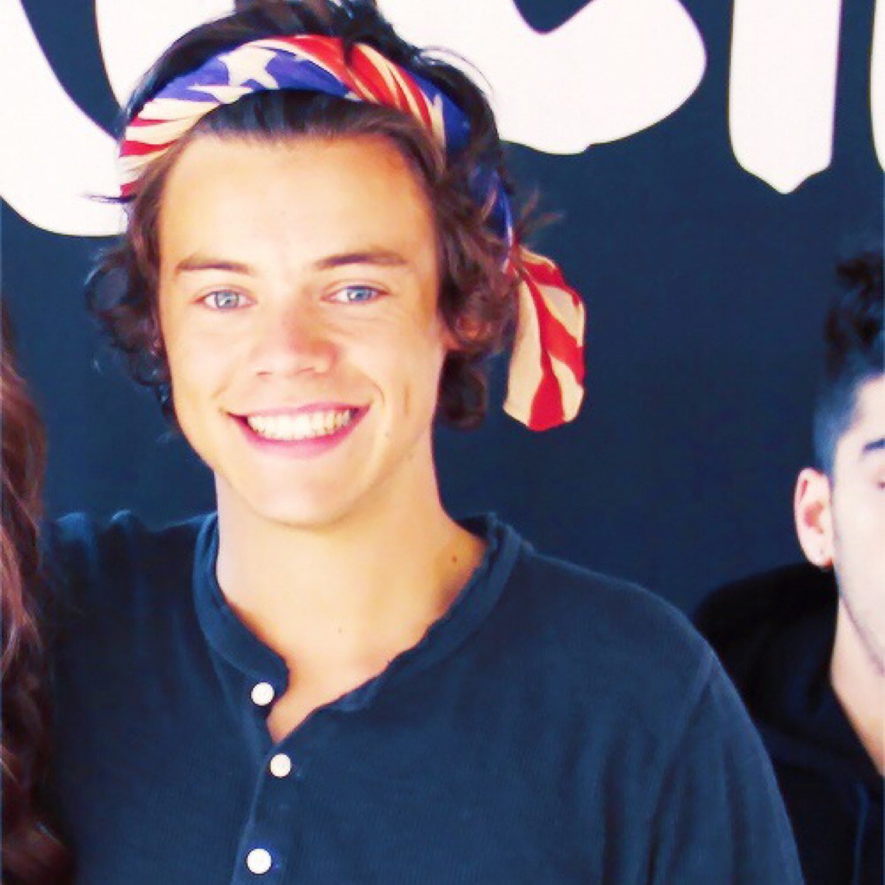 HARRY FOLLOW @adorableziaII