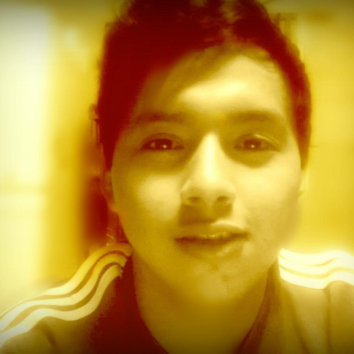 Piensa que no existo, piensa que no soy nadie, piensa que nunca me conociste, piensa que nunca existí. como se llamo la obra DESAPARECÍ XD