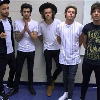 Youre fav will follow you , dont give up just wait :)!! Follow @buzzingharry please ❤️