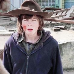 I didn't kill the walker that killed Dale. Look what happened. [ Parody account ]