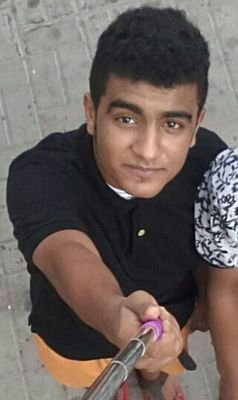 لا يهمني من تكون احترمني واحطك بعيوني ^_^