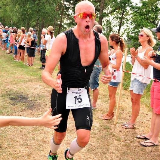 Sportintresserad småbarnsförälder som utövar triathlon. Tävlar för #teamsalming