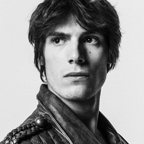 Cazador de sombras. Herondale. Parabatai de Matthew Fairchild. Mi padre estaba maldito, ¿yo? Yo estoy condenado.