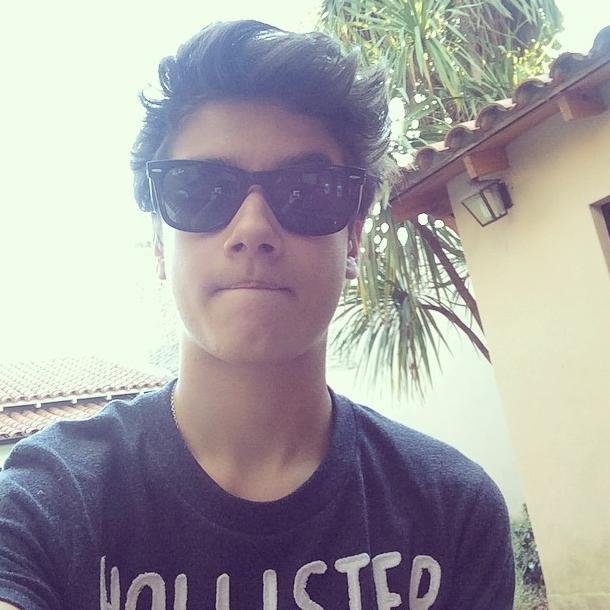 Modelo/Actor/15 años . Este twitter es para seguir a mis ochoistas !! ♥ #NeverSayNever #Smile