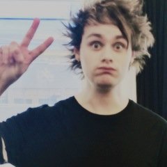 MichaeICG's profile picture. ashton's never getting a bj from me bc I'm str8