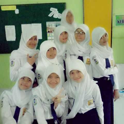 YuliaRa_'s profile picture. JHS 1 BARA | °VIIB°.°27° | Died in Khuznul Khotimah :)