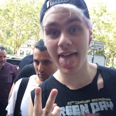 hello!!! im @90sgreenday and i just gave you a free follow so you can follow me back on @90sgreenday if you want !!