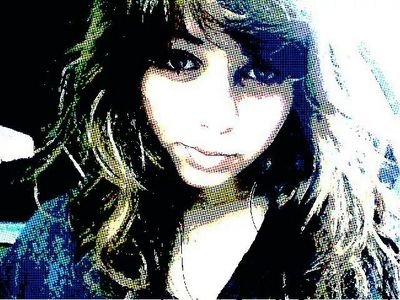 GhozlanaT's profile picture. Jeune #Avocate  rêvant de #Louboutin parlant beaucoup de #Livre, #Art, # Macarons, #Vernis quand ce n'est pas de la #Vie D'avocat