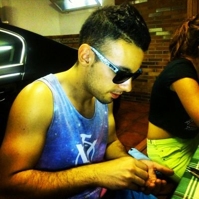Preocupado de lo que diga o piense la gente.
Protesico dental ceramista.