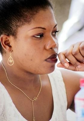 Esther_Ahulu's profile picture. 