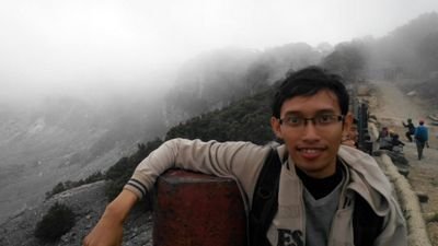Fariz Rifqi Anwarudin mahasiswa Sistem Informasi ITS yang mulai merintis usaha di bidang IT dan pelatihan
visit : http://t.co/OdFtLcljgZ