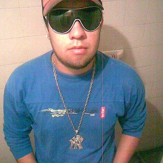 la vida es gratis disfrutala,querela amala :P!!!!!! soy un chico tranquilo me gusta jugar al futbol la musica en especial el reggaeton mi face http://www.facebo