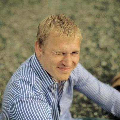 Hullarroriur's profile picture. Высшая степень опьянения: не смог попасть в экран курсором мыши