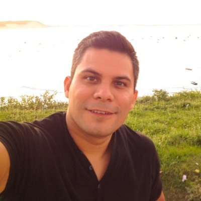 Economista,Experiencia Telecomunicaciones, Maestria en Comunicación y Mercadeo, Tecnología, interés en Social Media