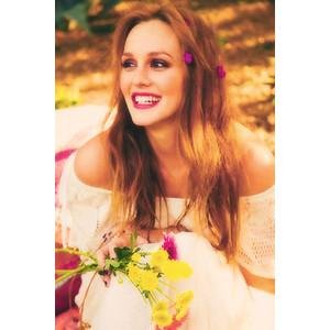 Ex-Ravenclaw. Igualita a mamá pero con un aire Weasley. En busca del amor perfecto #Potterowll