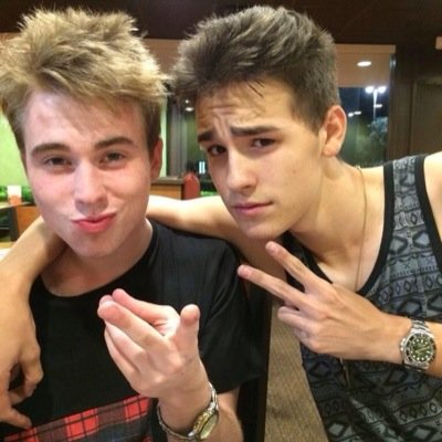 I hate sofia I love cam dallas and dylan holland