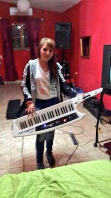 LA VIDA SIN MUSICA SERIA UN ERROOR