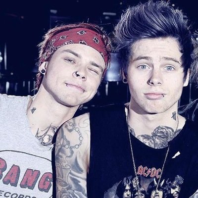 free follow from @kangarooirwxn and @lukehakabae just ask for a follow back