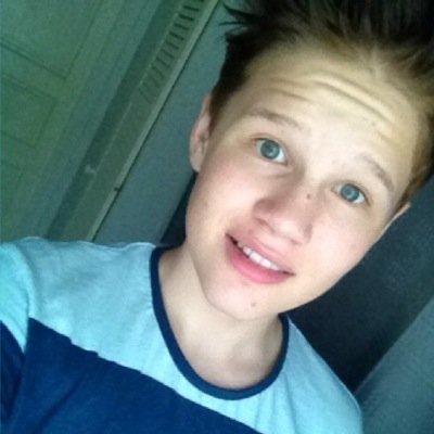 Professional pumpkin carver & a 17 year old swedish guy hwo has a youtube: http://t.co/CmHwheeDJD