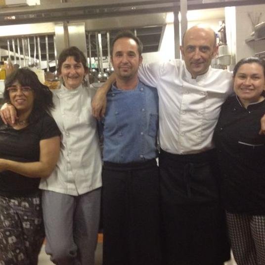 Cocinero de profesión en https://t.co/LHnpEncYvP
, seguidor del Real Madrid, jugador de póker. MkGonelRiver-Guichamen