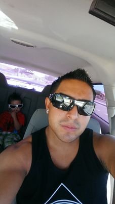 Life aint easy but when u have those special people who got you, life aint shit!!!!