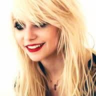 Você não gosta de mim...não. Você não precisa de mim. Como eu te quero, oh. Como preciso de você- Taylor momsen