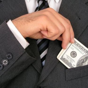 Combatiendo La Crisis. Aprende diferentes maneras de ganar dinero gratis en internet.