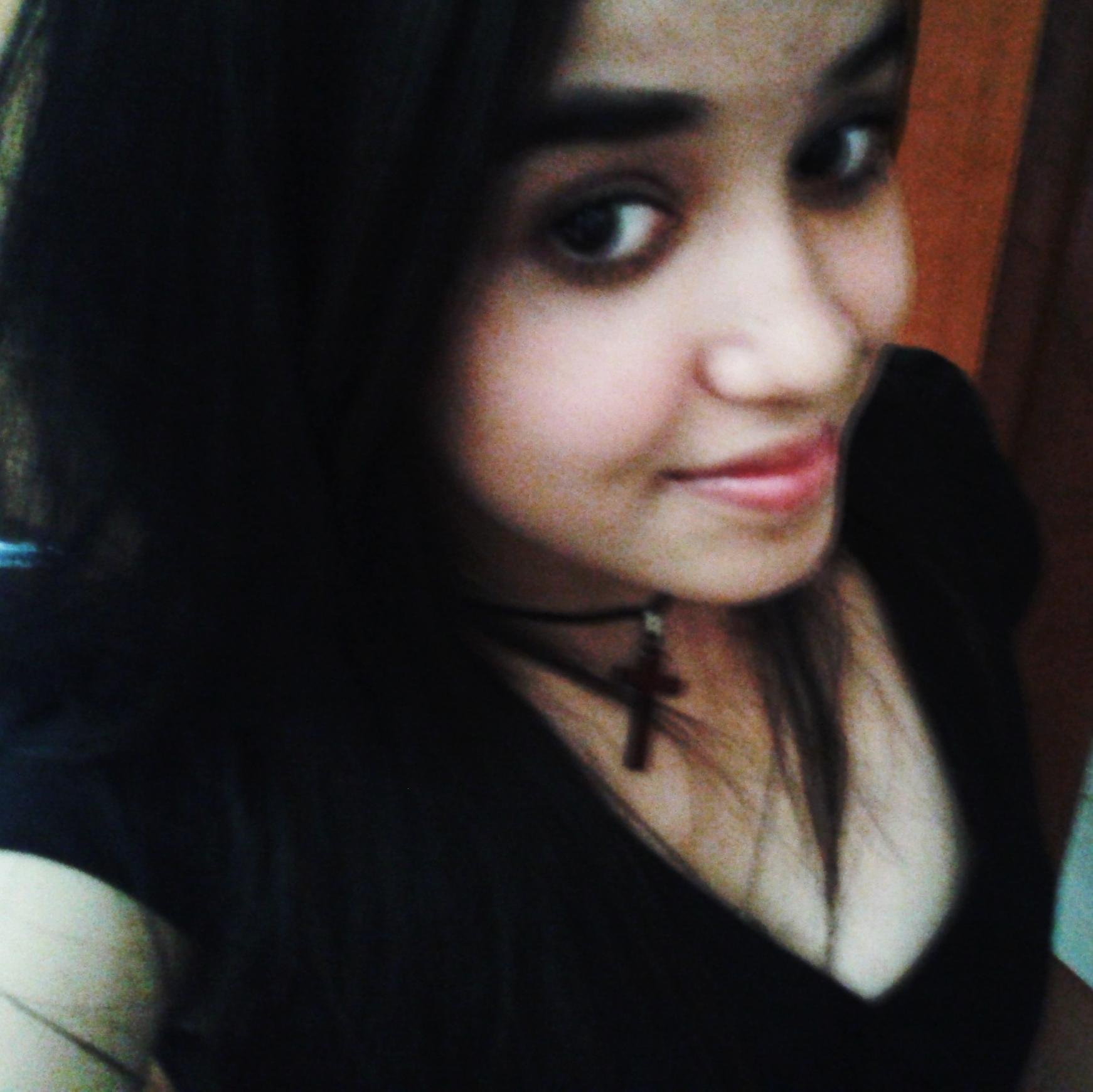 Aí vem a chuva novamente
Caindo das estrelas
Embebida na minha dor de novo
Tornando-se quem nós somos 
~Wake Me Up When September Ends - Green Day ~