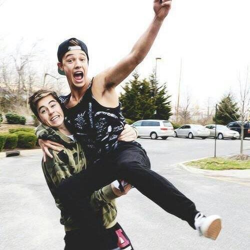 cashisfirst's profile picture. 