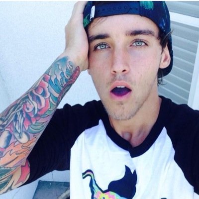 RT THIS IF BEAU IS A DORITO