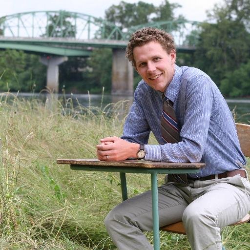 Papá, social teacherpreneur, pescador, lover of biking, son of Cascadia, disciple of the lean startup, Founder of STEMhero