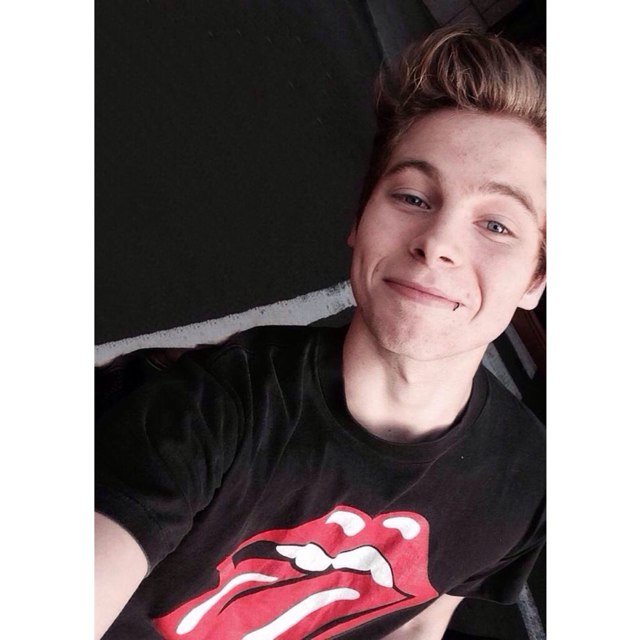 kxxian's profile picture. 